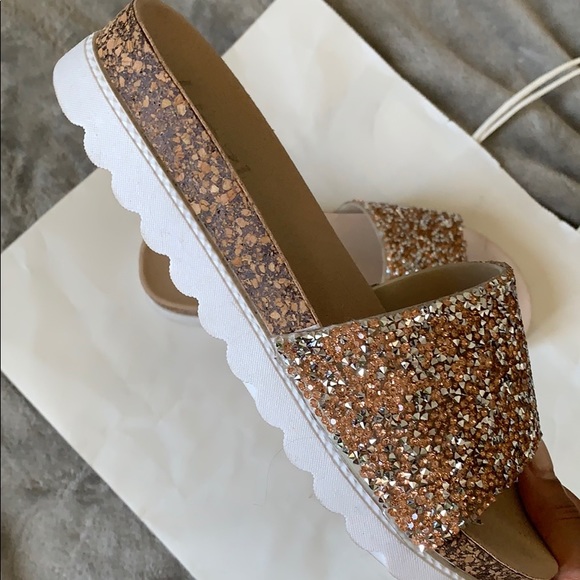 M6K 3S3, Toronto - Picture 2 of 7